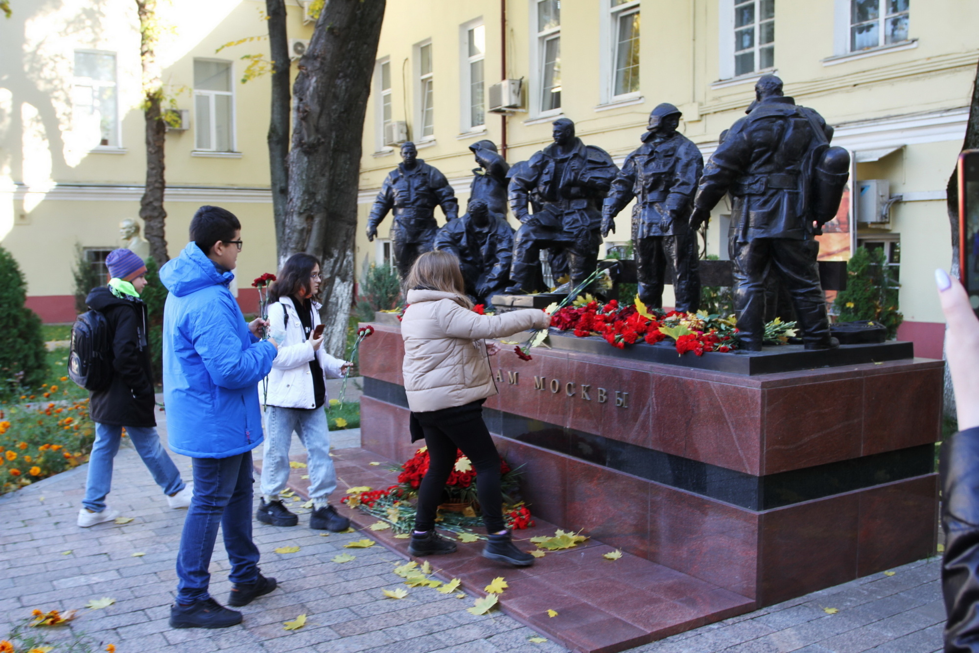 Школьники из г. Одинцово знакомятся с пожарно-спасательной службой столицы  - Новости - Главное управление МЧС России по г. Москве