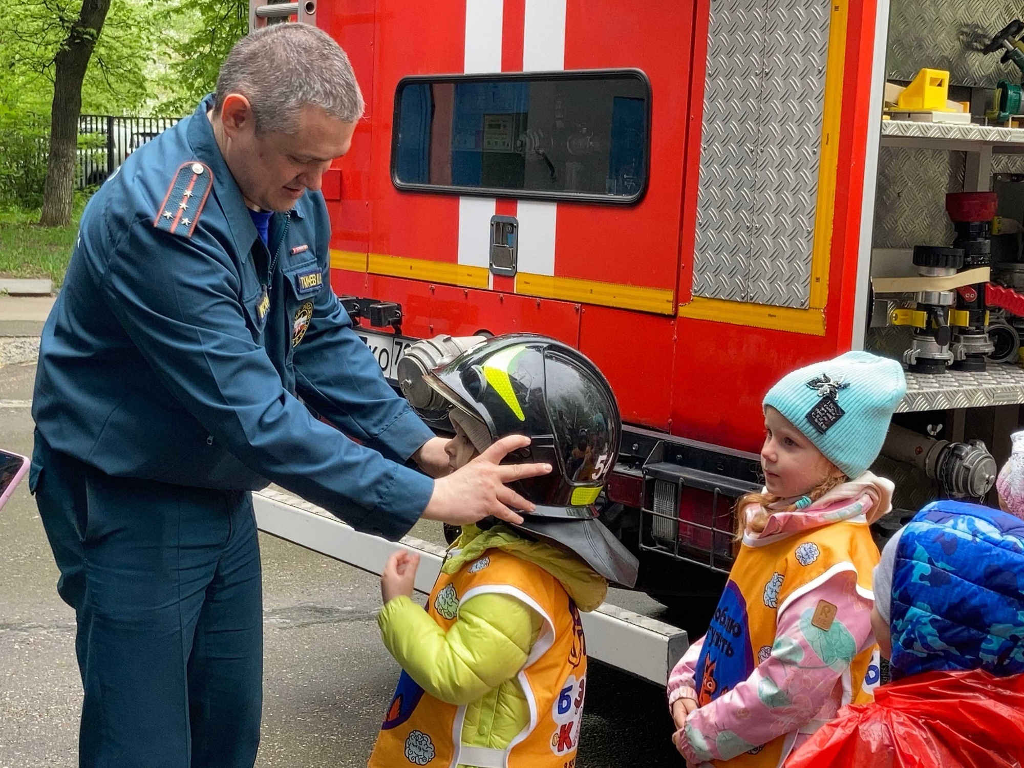 Экскурсия для детей в 54 пожарно – спасательную часть - Новости - Главное  управление МЧС России по г. Москве