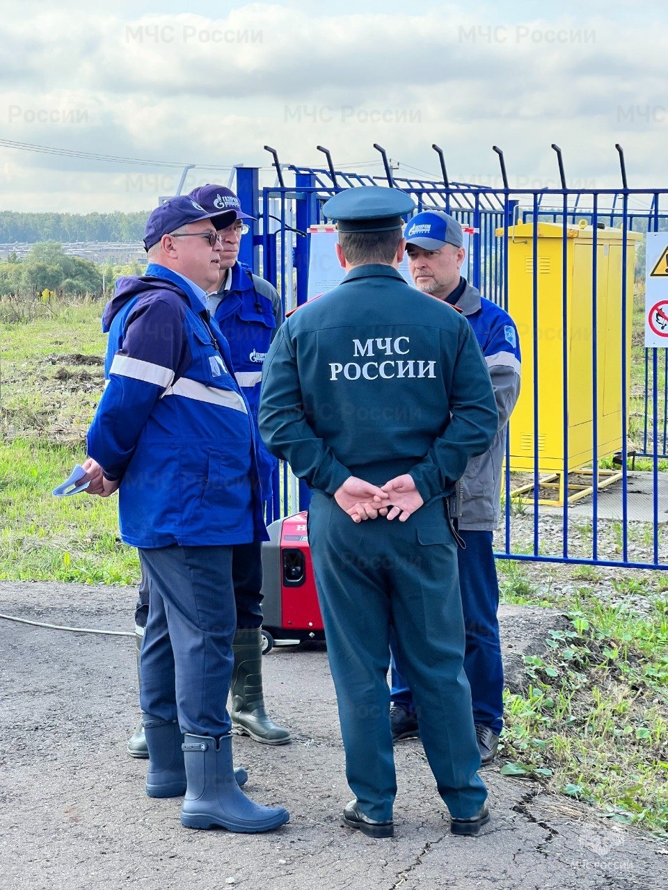 Пожарно-спасательные подразделения столицы приняли участие в тренировке по ликвидации  аварии на газопроводе - Новости - Главное управление МЧС России по г. Москве