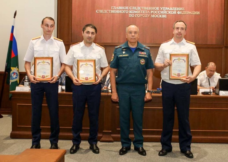 Начальник Главного управления МЧС России по г. Москве Вадим Уваркин поздравил сотрудников следственного комитета столицы с профессиональным праздником