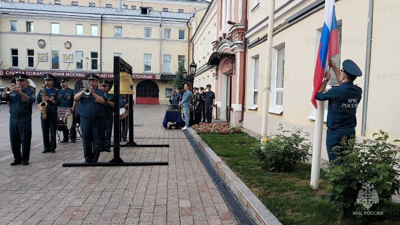 В Главном управлении прошло торжественное мероприятие, посвященное Дню Государственного флага Российской Федерации