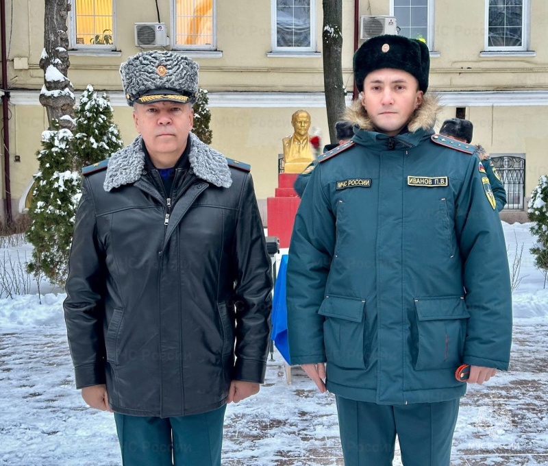 В Главном управлении МЧС России по г. Москве состоялось вручение первых и очередных специальных званий